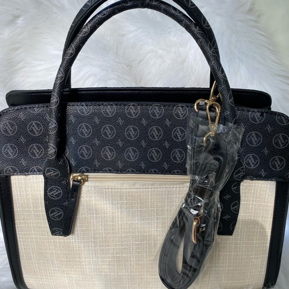 Adrienne Vittadini Sardinia Signature Linen Satchel - Picture 4 of 5